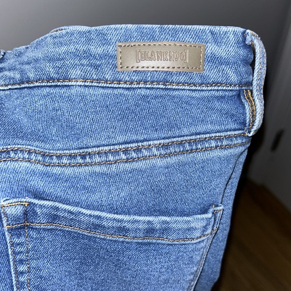 ✨ BLANK NYC ✨ The Madison High Rise Crop Raw Hem Size 27 - Picture 9 of 9